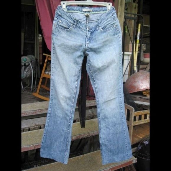 Hemmed 3R Refuge Blue Jean Pants Preowned Hole Some Flaws IS: 28.5 OS:37.5 W: 27 - Picture 2 of 16